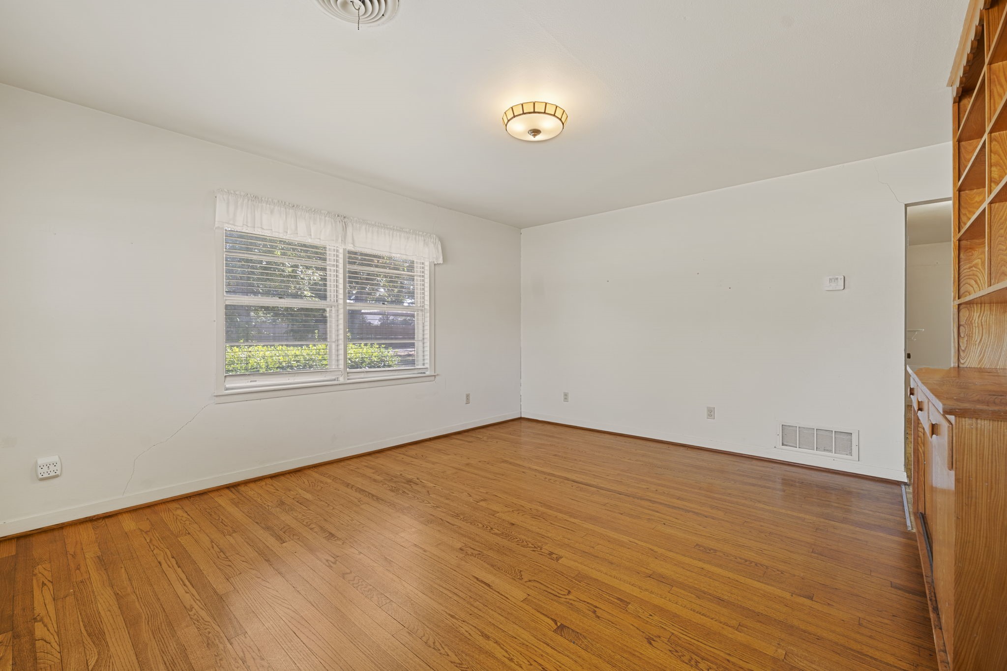 5418 Bryan Road Rosenberg, TX 77469 - Photo 21 of 49 an empty room with windows