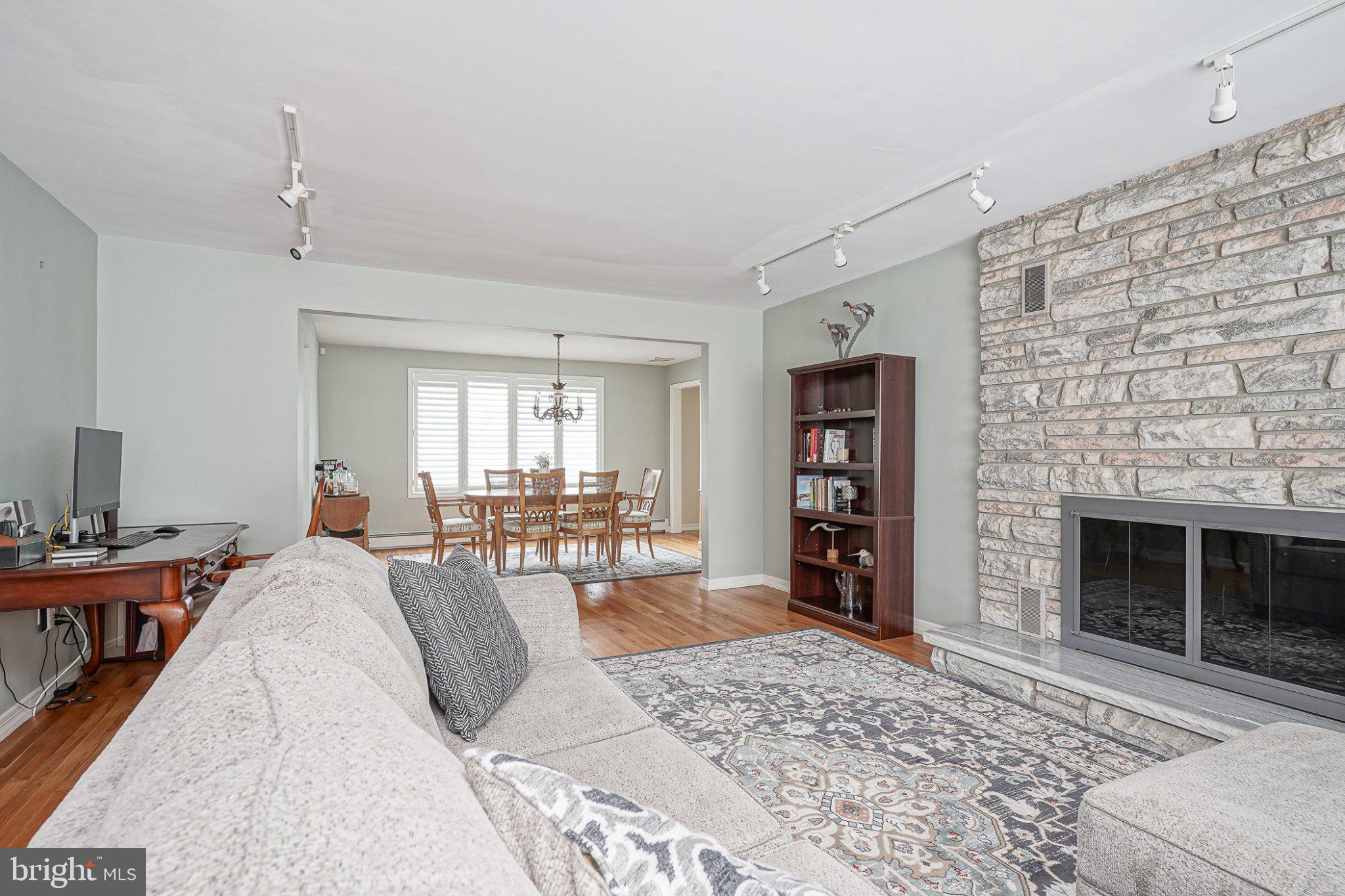 356 Democrat Road Gibbstown, NJ 08027 - Photo 8 of 34 Gallery Image 8