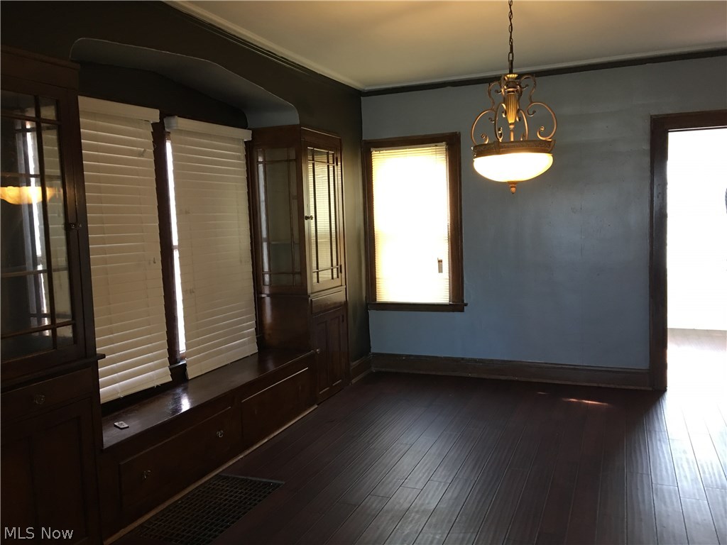 1748 Noble Road Cleveland, OH 44112 - Photo 10 of 27