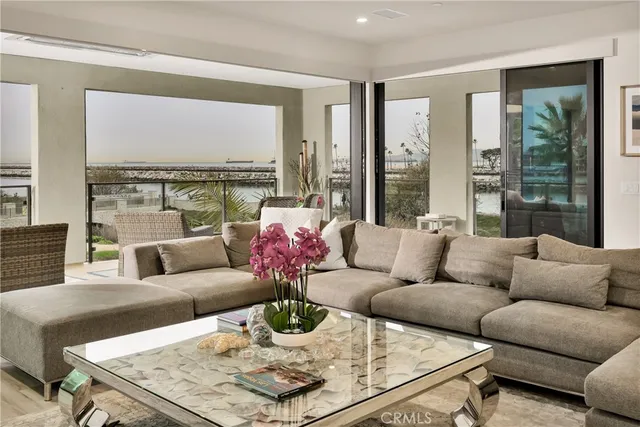 $6,590,000 | 10 Ocean Place, Seal Beach, CA 90740