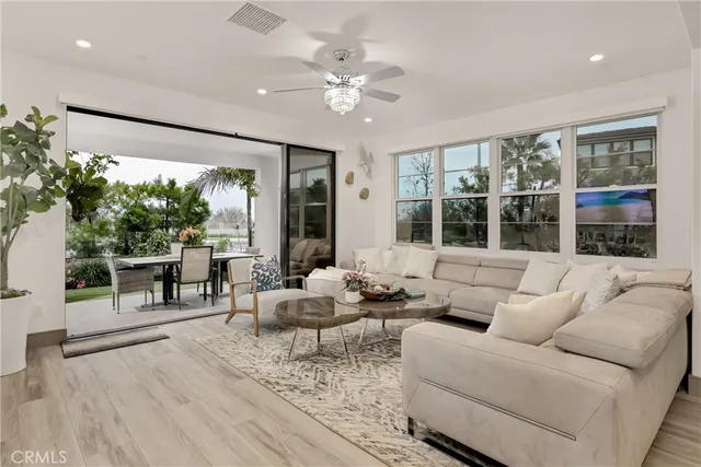 $6,590,000 | 10 Ocean Place, Seal Beach, CA 90740