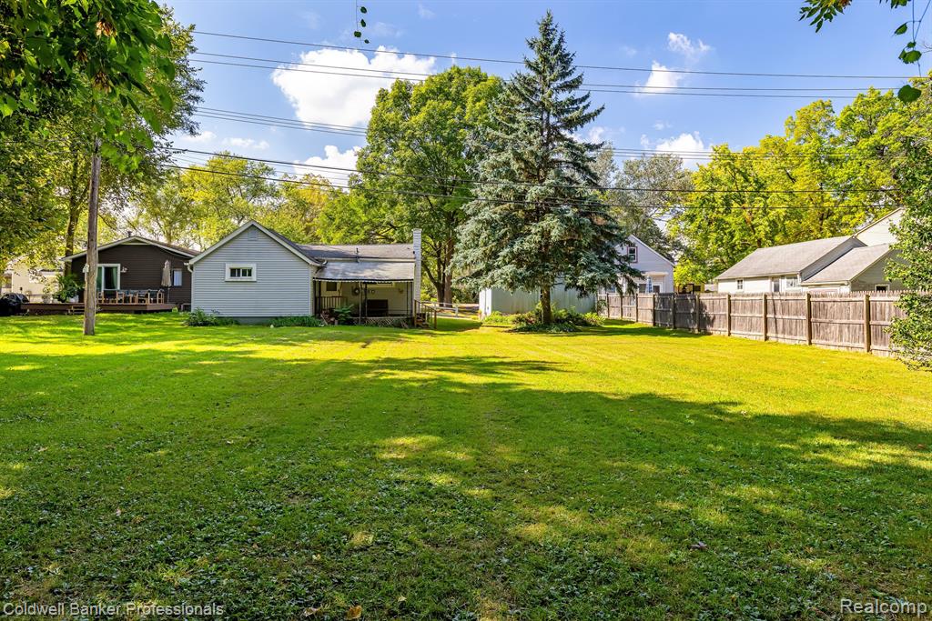 1460 Courtland Boulevard Rochester, MI 48307 - Photo 20 of 23