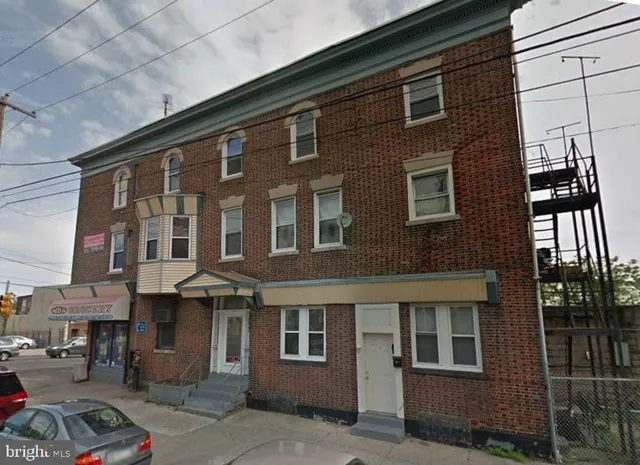 $995 | 5358 Woodland Avenue, Philadelphia, PA 19143