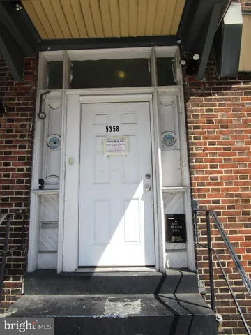 $995 | 5358 Woodland Avenue, Philadelphia, PA 19143