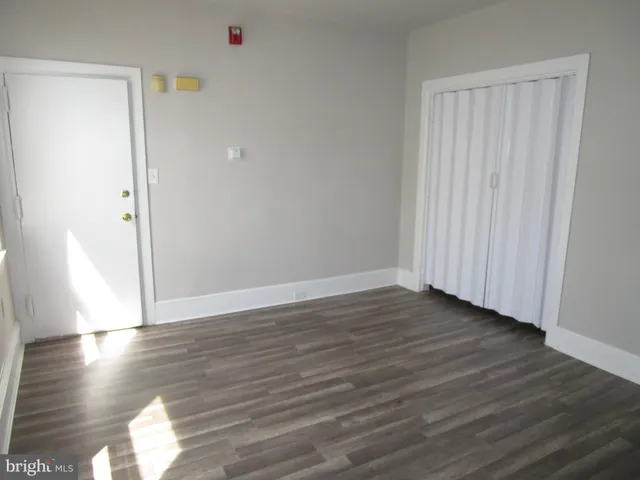 $995 | 5358 Woodland Avenue, Philadelphia, PA 19143