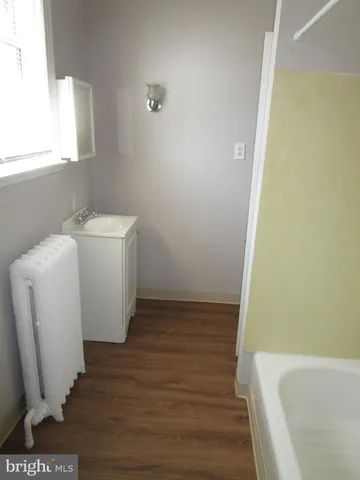 $995 | 5358 Woodland Avenue, Philadelphia, PA 19143