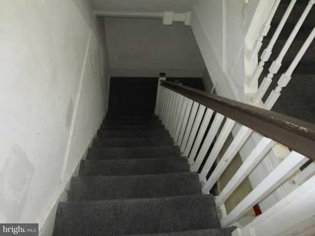 $995 | 5358 Woodland Avenue, Philadelphia, PA 19143