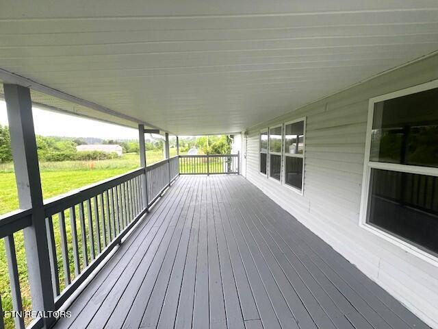 2388 River Road Kingston, TN 37763 - Photo 5 of 10 Deck