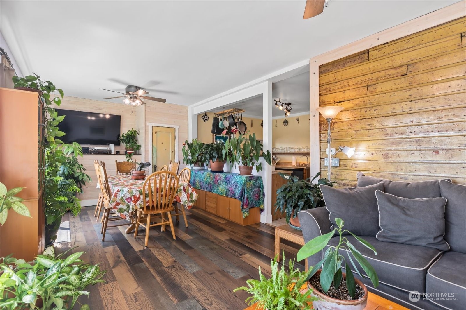 1306 38th Street Everett, WA 98201 - Photo 9 of 37 a outdoor living space with furniture