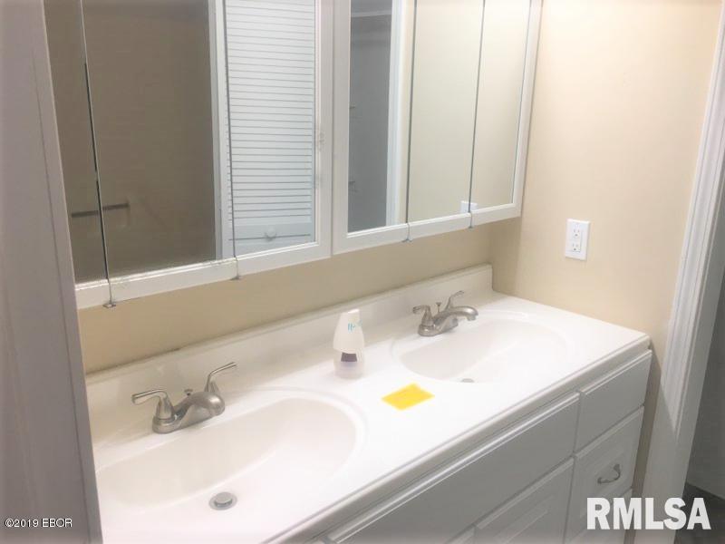 3235 Raleigh Road Eldorado, IL 62930 - Photo 10 of 21 Gallery Image 10