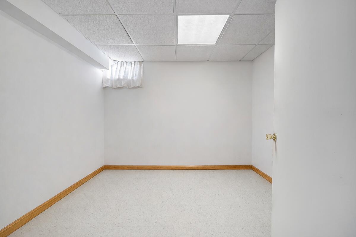 614 Santee Road Roanoke, VA 24019 - Photo 31 of 58 31-MIB04137 Virtually Emptied