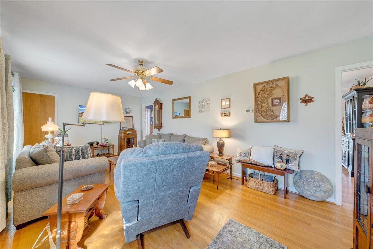 614 Santee Road Roanoke, VA 24019 - Photo 5 of 58 05-MIB04086