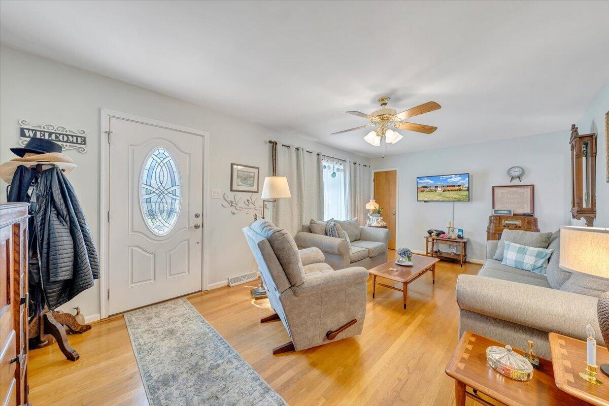 614 Santee Road Roanoke, VA 24019 - Photo 6 of 58 06-MIB04074