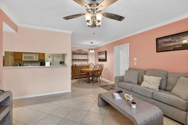 $239,900 | 13791 Oneida Drive, Unit C2, Delray Beach, FL 33446