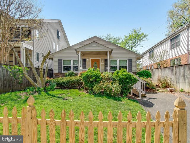 $775,000 | 4520 Chestnut Street, Bethesda, MD 20814