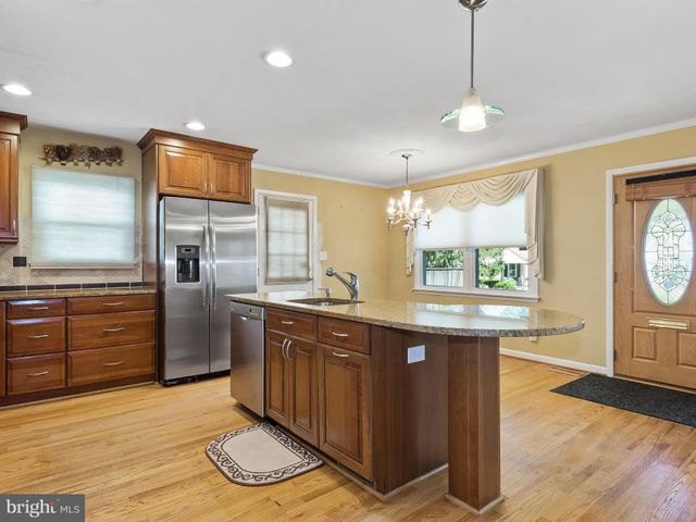 $775,000 | 4520 Chestnut Street, Bethesda, MD 20814