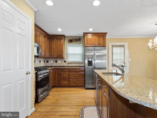 $775,000 | 4520 Chestnut Street, Bethesda, MD 20814