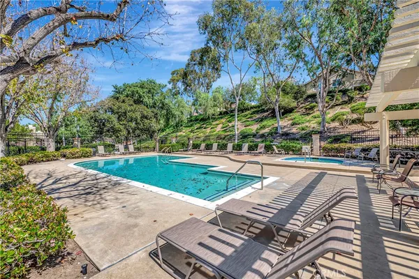 $709,000 | 21156 River Glen, Unit 50, Lake Forest, CA 92630