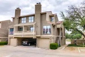 $1,875 | 5200 Martel Avenue, Unit 33C, Dallas, TX 75206