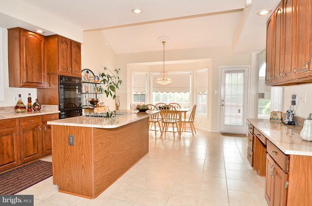 8960 Scott Street Springfield, VA 22153 - Photo 11 of 25 Kitchen