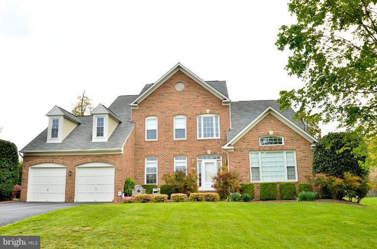 8960 Scott Street Springfield, VA 22153 - Photo 13 of 25 Exterior (Front)