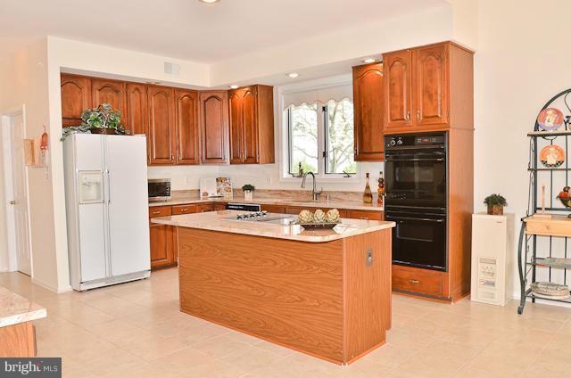 8960 Scott Street Springfield, VA 22153 - Photo 18 of 25 Kitchen