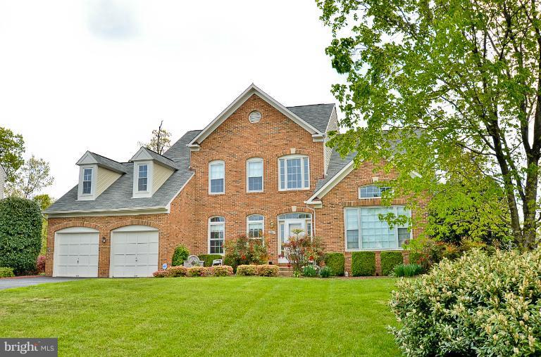 8960 Scott Street Springfield, VA 22153 - Photo 20 of 25 Exterior (Front)