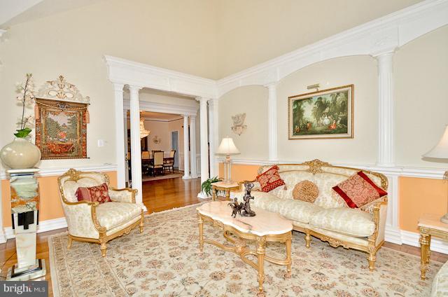 8960 Scott Street Springfield, VA 22153 - Photo 3 of 25 Family Room