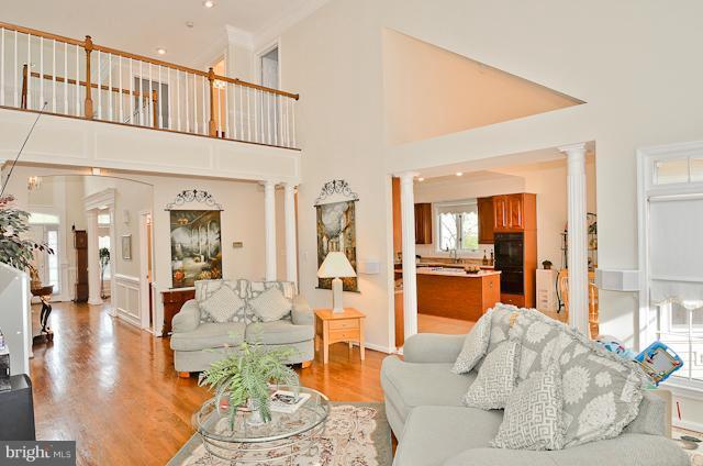8960 Scott Street Springfield, VA 22153 - Photo 4 of 25 Family Room