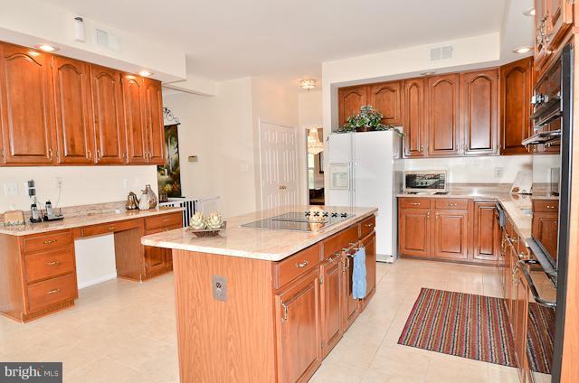 8960 Scott Street Springfield, VA 22153 - Photo 5 of 25 Kitchen