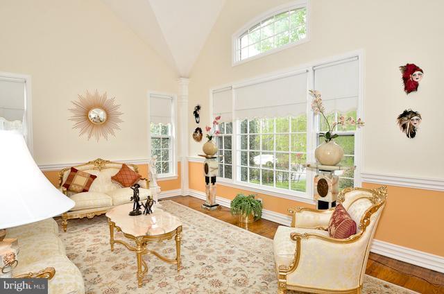 8960 Scott Street Springfield, VA 22153 - Photo 8 of 25 Family Room