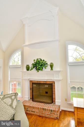 8960 Scott Street Springfield, VA 22153 - Photo 9 of 25 Family Room