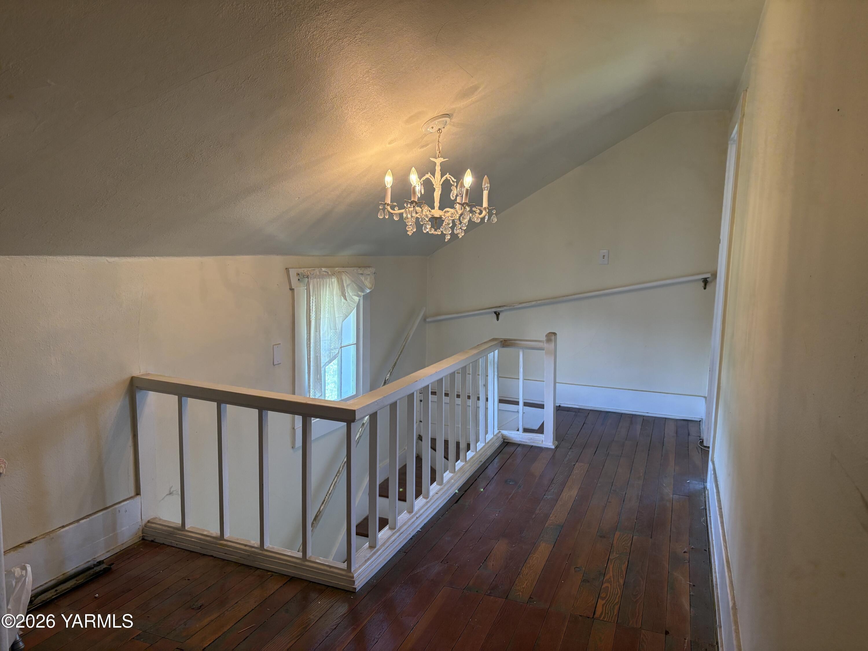 2870 Progressive Road Wapato, WA 98951 - Photo 21 of 32 Upstairs Landing