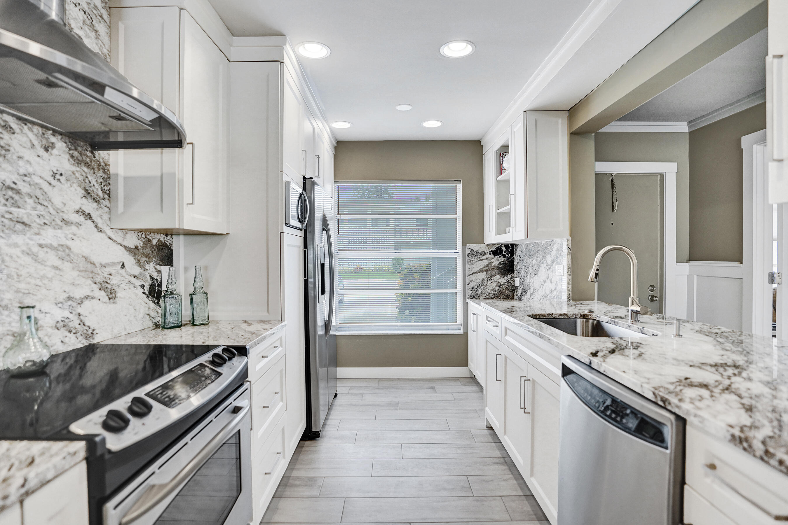 2820 Southwest 13th Street, Unit 101 Delray Beach, FL 33445 - Photo 11 of 83 Kitchen