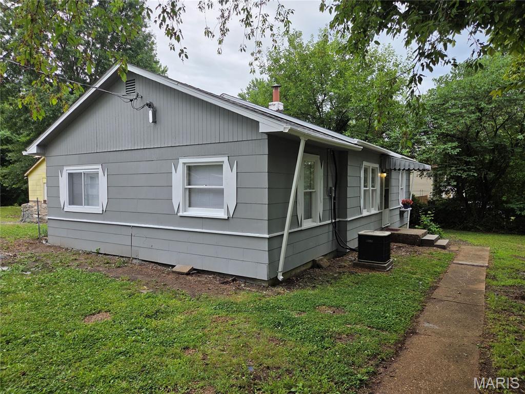 245 Old Springfield Road Bourbon, MO 65441 - Photo 6 of 24