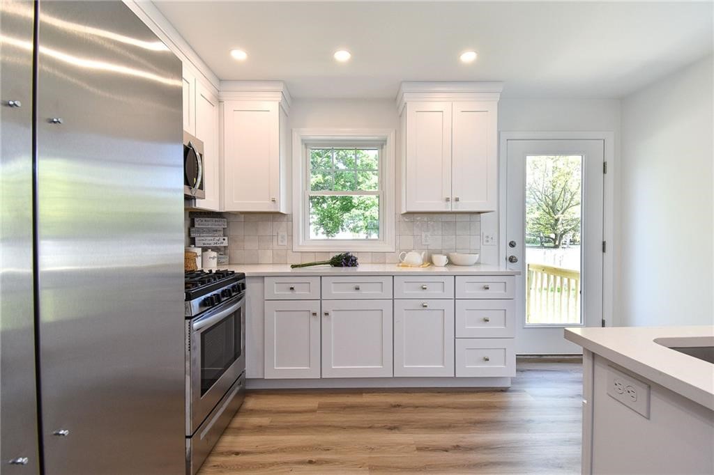 107 Coburn Street Warwick, RI 02889 - Photo 9 of 29