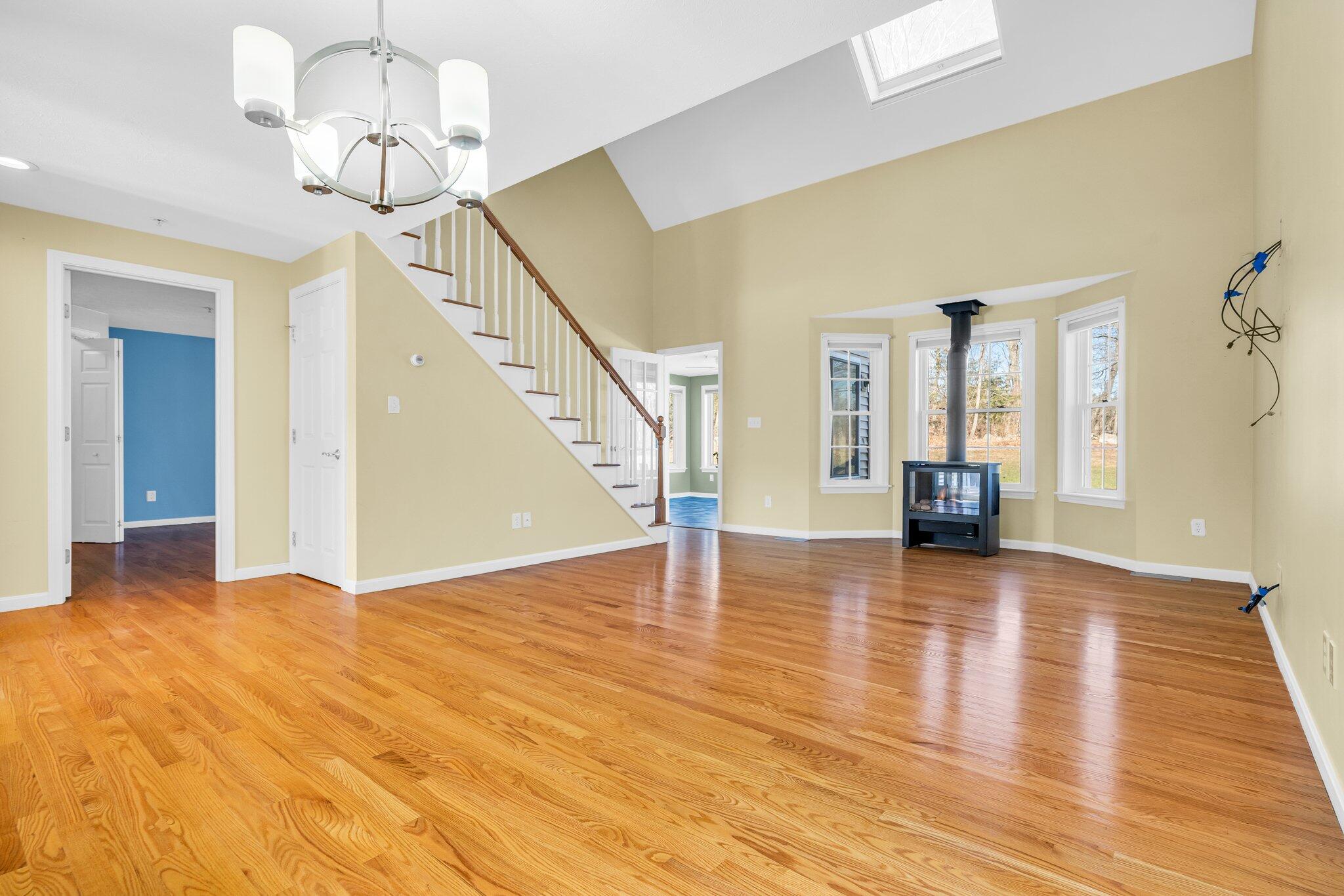 16 Ridgefield Drive, Unit 14 Gorham, ME 04038 - Photo 14 of 43 Living Room