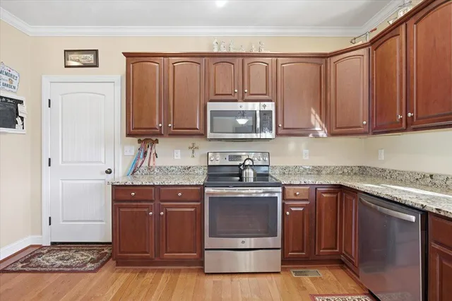 $689,500 | 250 Thornblade Way, Blue Ridge, VA 24064