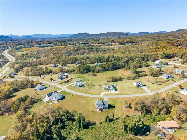 $689,500 | 250 Thornblade Way, Blue Ridge, VA 24064