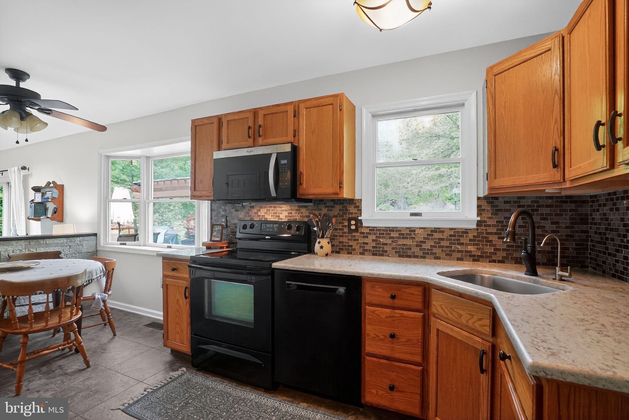 32 Ridge Run Road Sellersville, PA 18960 - Photo 8 of 30 Charming kitchen with natural light.