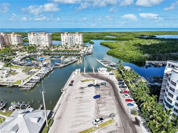 $5,900 | 13105 Vanderbilt Drive, Unit 909, Naples, FL 34110