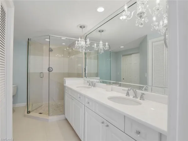 $5,900 | 13105 Vanderbilt Drive, Unit 909, Naples, FL 34110