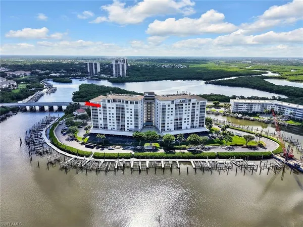 $5,900 | 13105 Vanderbilt Drive, Unit 909, Naples, FL 34110