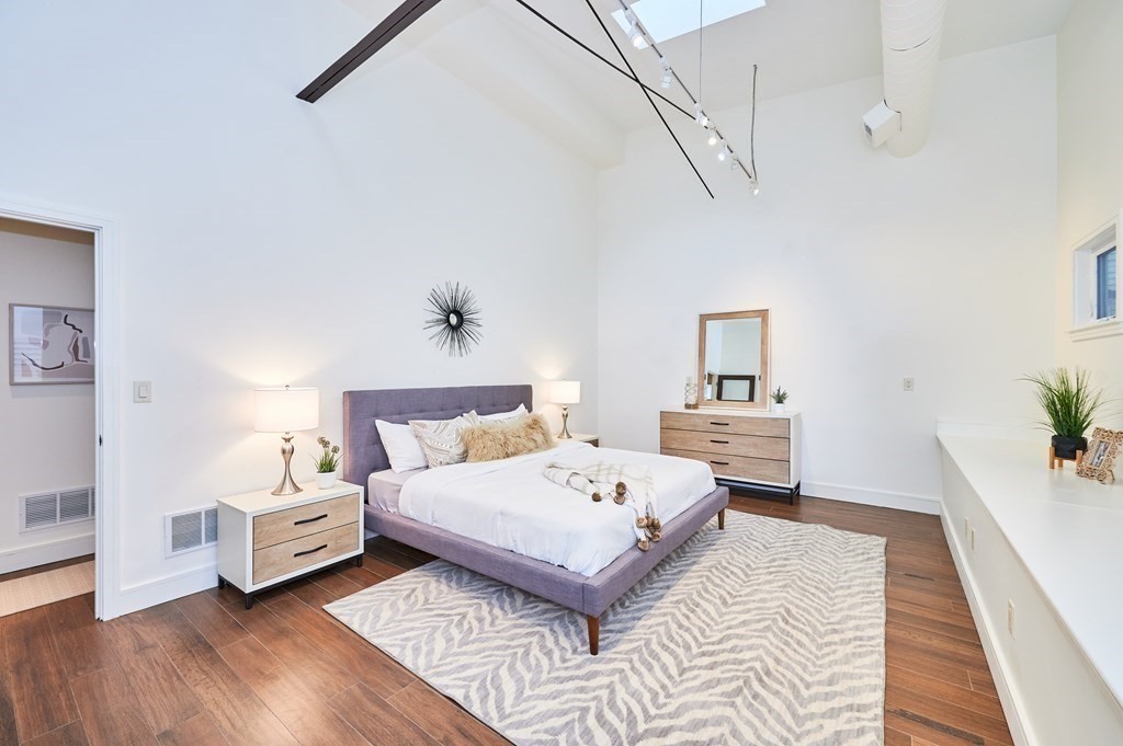44 White Place Brookline, MA 02445 - Photo 11 of 27