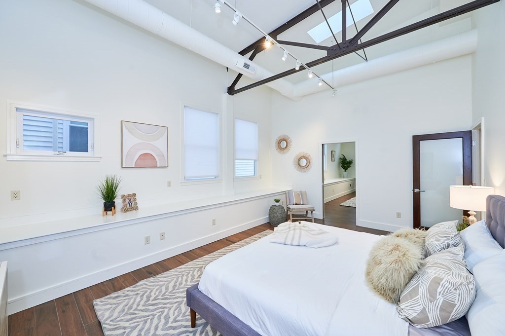 44 White Place Brookline, MA 02445 - Photo 12 of 27