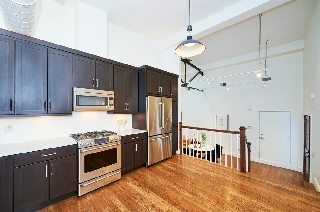 44 White Place Brookline, MA 02445 - Photo 6 of 27
