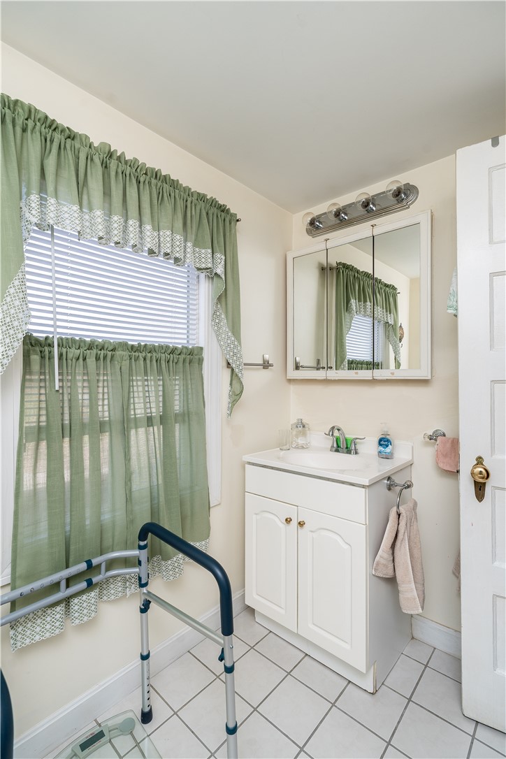 48 Providence Street Woonsocket, RI 02895 - Photo 12 of 46