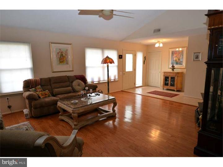9 Yale Road Marlton, NJ 08053 - Photo 7 of 17 Living Room