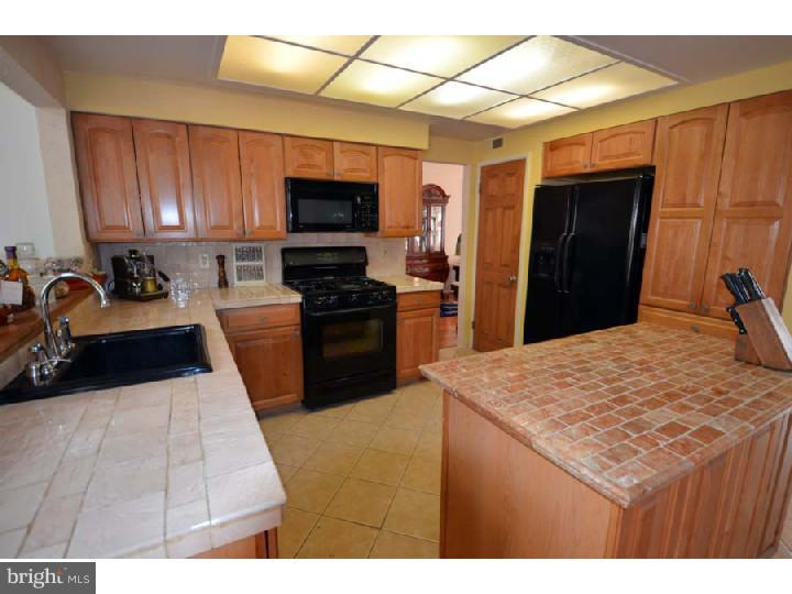 9 Yale Road Marlton, NJ 08053 - Photo 10 of 17 Kitchen