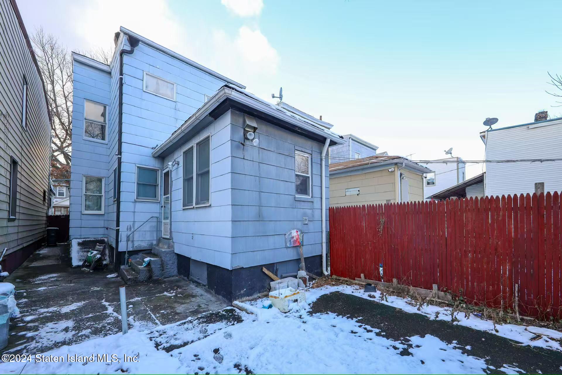 91-29 79th Street Queens, NY 11421 - Photo 17 of 19 1c84a5bcadaf351fb5fa8c444114322a